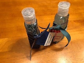 Cadeautje tip: Origineel verpakte handgel, altijd handig voor de reiziger. 2 2019 01 252B17.44.49