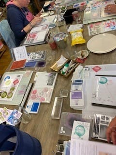 Hoe je door iets te maken weer tijd krijgt... 10 crafmarathon bij Ellen tafels lekker vol ruimte genoeg
