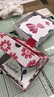 Kaartendoosje gevuld met Bloom by Bloom kaartjes. Leuk om te geven en te krijgen. 4 2019 01 292B21.16.56