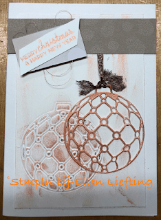 Advent challege dag 4: Beautiful Baubles dubbel gebruik van je dye: snijden en embossen 2 2018 12 032B20.14.46
