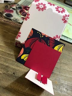 Kaartendoosje gevuld met Bloom by Bloom kaartjes. Leuk om te geven en te krijgen. 2 2019 01 262B16.28.35